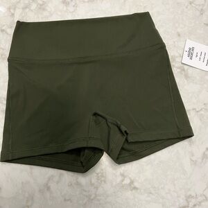 FLEO Ascend style crossfit short. Medium. Olive green. Muse fabric. NWT.